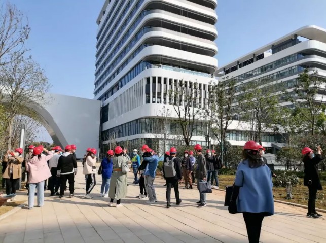 美的楼宇科技出席中国高质量医疗建筑设计大会5