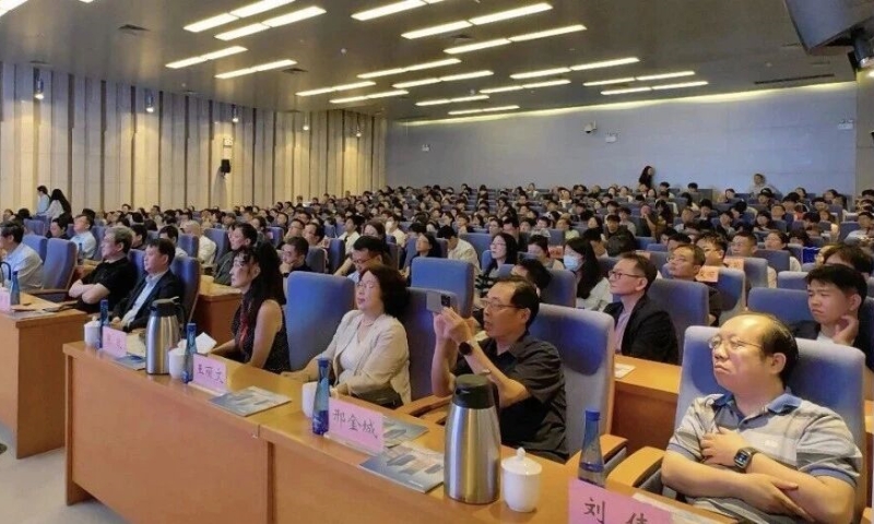 海信日立携手行业权威共话能源转型与暖通革新