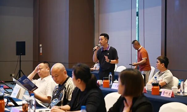 迈金空调亮相嘉兴餐协2026年第二季度会长扩大会议